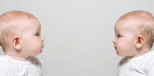 bébés miroir